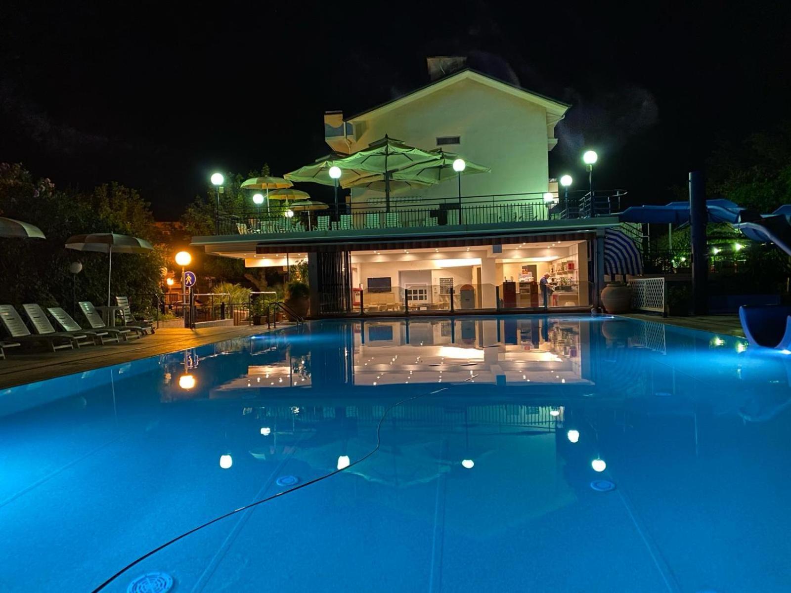 Hotel Minerva Gatteo a Mare Exterior photo
